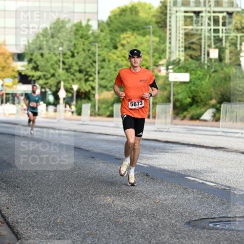06.09.2026 - CURREX Alsterlauf Dr. Thomas Lammeyer http://msf.ph/oto/10123044 06.09.2026 09:38:53 Laufen 5673 meine-sportfotos.de