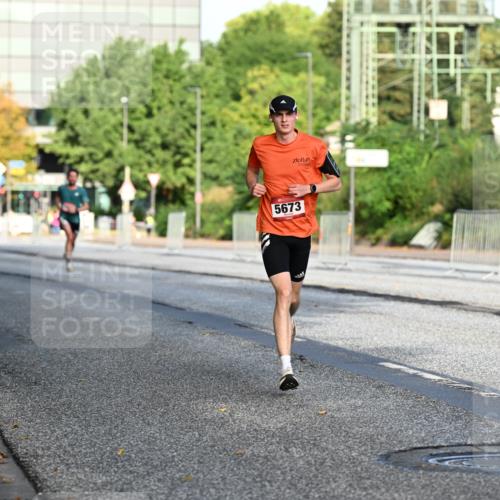 06.09.2026 - CURREX Alsterlauf Dr. Thomas Lammeyer http://msf.ph/oto/10123045 06.09.2026 09:38:54 Laufen 5673 meine-sportfotos.de