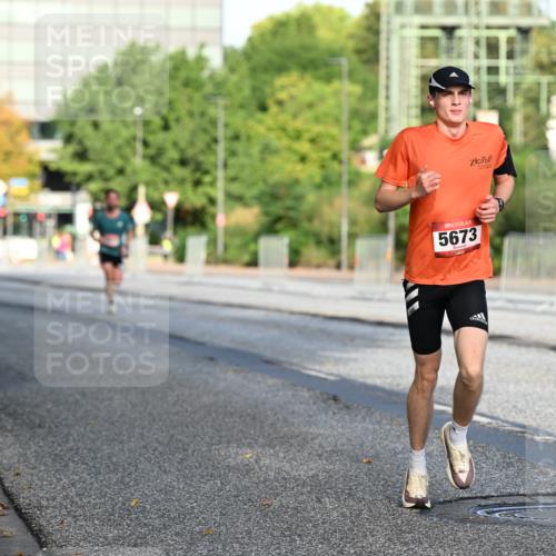 06.09.2026 - CURREX Alsterlauf Dr. Thomas Lammeyer http://msf.ph/oto/10123056 06.09.2026 09:38:54 Laufen 5673 meine-sportfotos.de