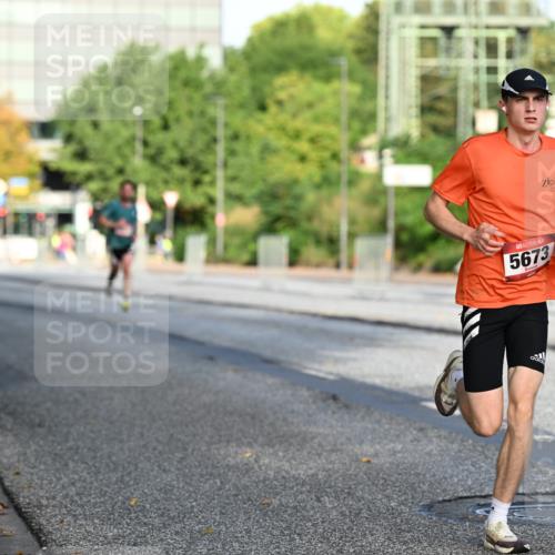 06.09.2026 - CURREX Alsterlauf Dr. Thomas Lammeyer http://msf.ph/oto/10123059 06.09.2026 09:38:55 Laufen 5673 meine-sportfotos.de