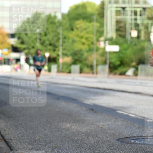 06.09.2026 - CURREX Alsterlauf Dr. Thomas Lammeyer http://msf.ph/oto/10123064 06.09.2026 09:38:55 Laufen 5673 meine-sportfotos.de