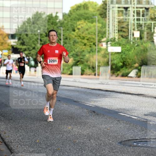 06.09.2026 - CURREX Alsterlauf Dr. Thomas Lammeyer http://msf.ph/oto/10123091 06.09.2026 09:39:00 Laufen 5511, 3201 meine-sportfotos.de