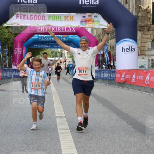 06.09.2026 - CURREX Alsterlauf Strokosch-Dieckow http://msf.ph/oto/10123094 06.09.2026 12:09:33 Ziel 1017, 1019 meine-sportfotos.de
