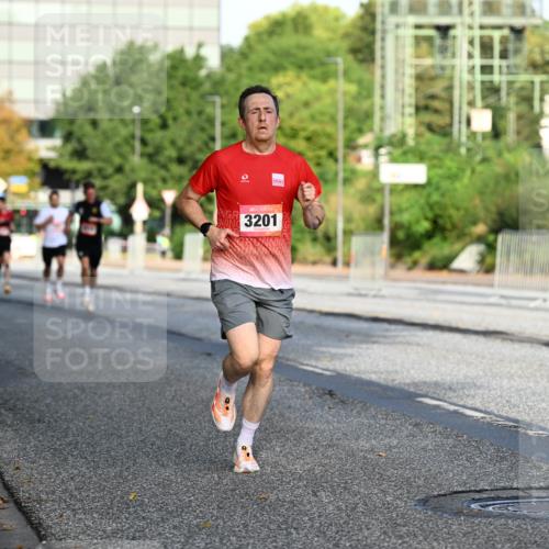 06.09.2026 - CURREX Alsterlauf Dr. Thomas Lammeyer http://msf.ph/oto/10123099 06.09.2026 09:39:01 Laufen 3201 meine-sportfotos.de