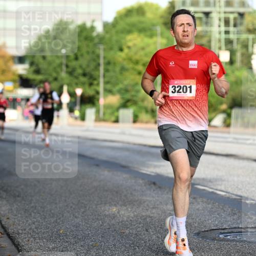 06.09.2026 - CURREX Alsterlauf Dr. Thomas Lammeyer http://msf.ph/oto/10123108 06.09.2026 09:39:02 Laufen 3201 meine-sportfotos.de