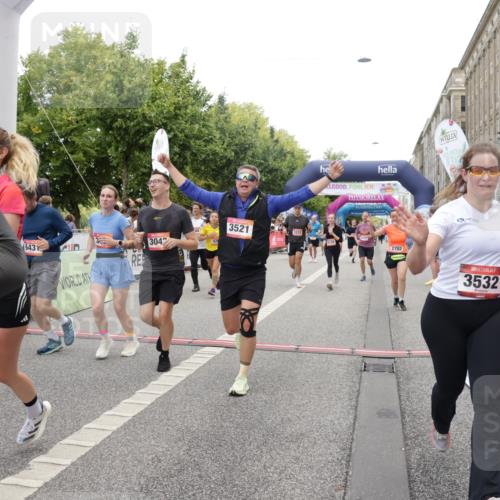 06.09.2026 - CURREX Alsterlauf Yannick Fuchs http://msf.ph/oto/10123121 06.09.2026 10:02:39 Ziel 2135, 2304, 2486, 2488, 2702, 2886, 2954, 3028, 3042, 3089, 3221, 3222, 3532, 3584, 3790, 3858, 3882, 4173, 4263, 4285, 4325, 4550, 4594, 4624, 5379, 5517, 5908, 6120, 6174, 6203, 6431, 8121, 8147, 8244, 8268, 8331 meine-sportfotos.de