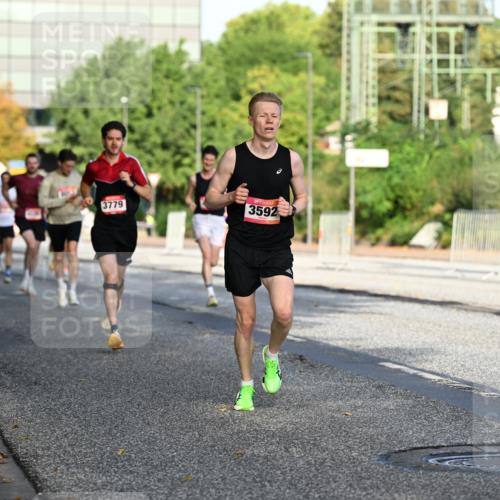 06.09.2026 - CURREX Alsterlauf Dr. Thomas Lammeyer http://msf.ph/oto/10123154 06.09.2026 09:39:08 Laufen 3779, 3592 meine-sportfotos.de