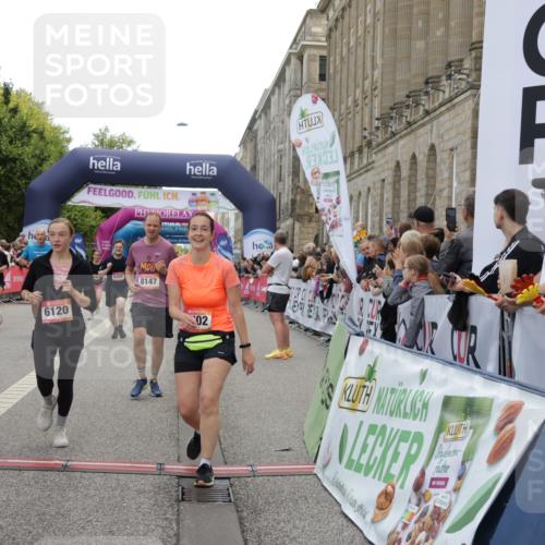 06.09.2026 - CURREX Alsterlauf Yannick Fuchs http://msf.ph/oto/10123163 06.09.2026 10:02:41 Ziel 2135, 2304, 2486, 2488, 2702, 2954, 3028, 3042, 3089, 3221, 3222, 3532, 3584, 3790, 3858, 3882, 4173, 4263, 4285, 4325, 4550, 4594, 4624, 5379, 5693, 5698, 5908, 6120, 6174, 6203, 6219, 6431, 8121, 8147, 8244, 8268, 8305 meine-sportfotos.de