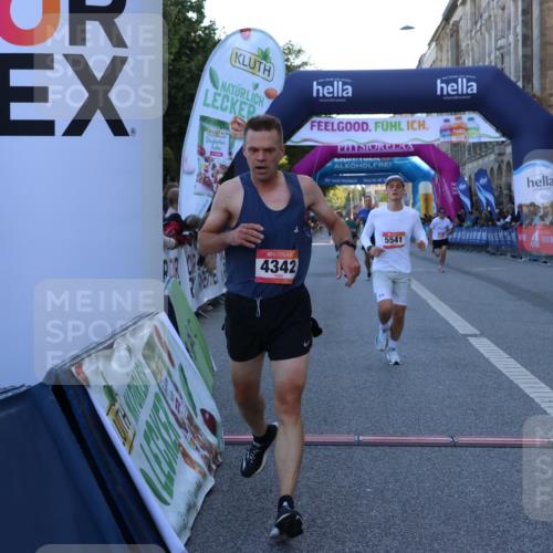 06.09.2026 - CURREX Alsterlauf Strokosch-Dieckow http://msf.ph/oto/10123165 06.09.2026 09:41:21 Ziel 3053, 3997, 4342, 4705, 5105, 5514, 5541, 5673, 6080, 6132, 6135 meine-sportfotos.de