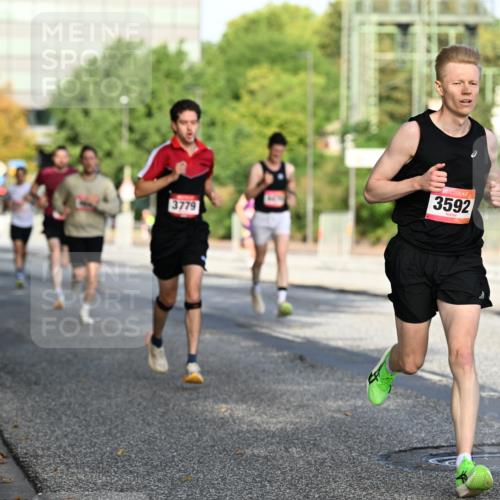 06.09.2026 - CURREX Alsterlauf Dr. Thomas Lammeyer http://msf.ph/oto/10123166 06.09.2026 09:39:09 Laufen 3779, 3592 meine-sportfotos.de