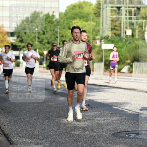 06.09.2026 - CURREX Alsterlauf Dr. Thomas Lammeyer http://msf.ph/oto/10123194 06.09.2026 09:39:12 Laufen 057, 25, 4470 meine-sportfotos.de