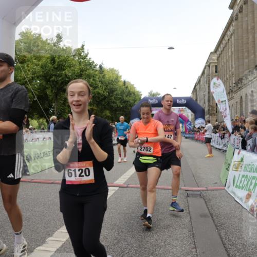 06.09.2026 - CURREX Alsterlauf Yannick Fuchs http://msf.ph/oto/10123218 06.09.2026 10:02:43 Ziel 2135, 2304, 2702, 2954, 3028, 3042, 3089, 3221, 3222, 3532, 3584, 4263, 4285, 4325, 4594, 4624, 5693, 5698, 5908, 6120, 6203, 6219, 6431, 8121, 8147, 8244, 8305 meine-sportfotos.de