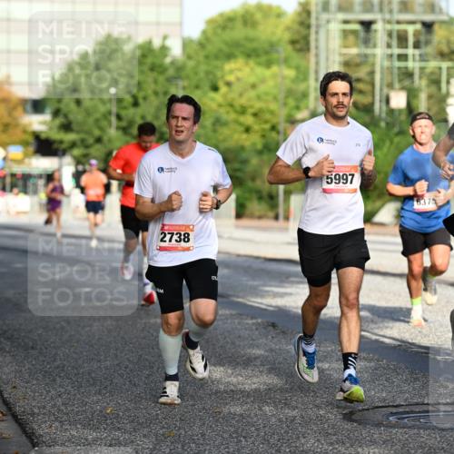 06.09.2026 - CURREX Alsterlauf Dr. Thomas Lammeyer http://msf.ph/oto/10123229 06.09.2026 09:39:15 Laufen 2738, 02, 5997, 6375, 4931 meine-sportfotos.de
