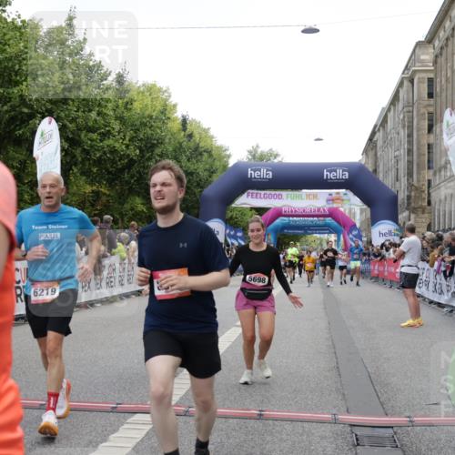 06.09.2026 - CURREX Alsterlauf Yannick Fuchs http://msf.ph/oto/10123272 06.09.2026 10:02:45 Ziel 2304, 2702, 2954, 3028, 3042, 3089, 3221, 3222, 3532, 4263, 4285, 4624, 5693, 5698, 6120, 6219, 6431, 8121, 8147, 8244, 8282, 8305 meine-sportfotos.de