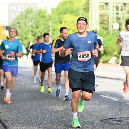 06.09.2026 - CURREX Alsterlauf Dr. Thomas Lammeyer http://msf.ph/oto/10123363 06.09.2026 09:39:30 Laufen 4967, 4858, 4854, 3250 meine-sportfotos.de