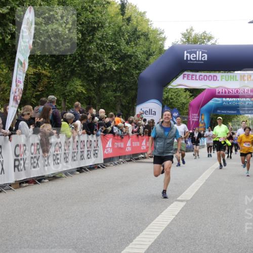 06.09.2026 - CURREX Alsterlauf Yannick Fuchs http://msf.ph/oto/10123366 06.09.2026 10:02:48 Ziel 2500, 2702, 2954, 3221, 3222, 4263, 5366, 5693, 5698, 6120, 6219, 8121, 8147, 8244, 8282, 8305 meine-sportfotos.de