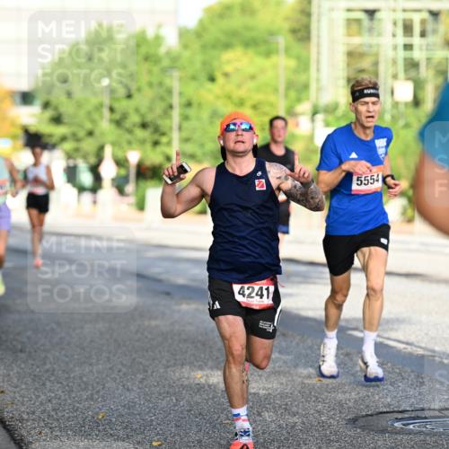 06.09.2026 - CURREX Alsterlauf Dr. Thomas Lammeyer http://msf.ph/oto/10123386 06.09.2026 09:39:33 Laufen 4241, 5554 meine-sportfotos.de