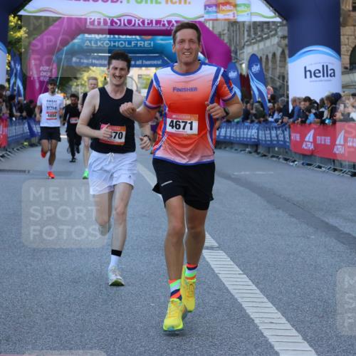 06.09.2026 - CURREX Alsterlauf Strokosch-Dieckow http://msf.ph/oto/10123396 06.09.2026 09:41:54 Ziel 2319, 2608, 3592, 4470, 4671, 4854, 6375 meine-sportfotos.de