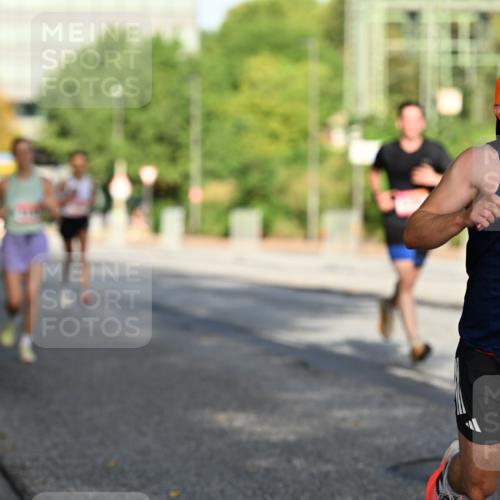 06.09.2026 - CURREX Alsterlauf Dr. Thomas Lammeyer http://msf.ph/oto/10123398 06.09.2026 09:39:34 Laufen 10, 4241 meine-sportfotos.de