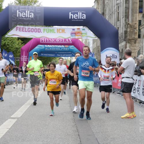 06.09.2026 - CURREX Alsterlauf Yannick Fuchs http://msf.ph/oto/10123458 06.09.2026 10:02:50 Ziel 2500, 2687, 5190, 5366, 5659, 5693, 5698, 5866, 6219, 8147, 8282, 8305 meine-sportfotos.de