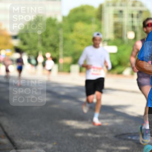 06.09.2026 - CURREX Alsterlauf Dr. Thomas Lammeyer http://msf.ph/oto/10123459 06.09.2026 09:39:42 Laufen 5663 meine-sportfotos.de