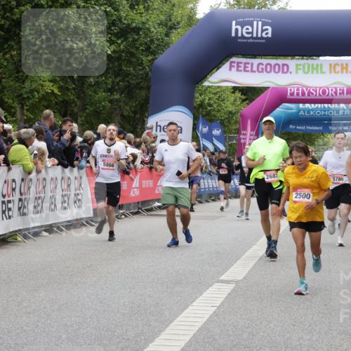 06.09.2026 - CURREX Alsterlauf Yannick Fuchs http://msf.ph/oto/10123478 06.09.2026 10:02:51 Ziel 2500, 2687, 5190, 5366, 5659, 5693, 5698, 5780, 5866, 6219, 8282, 8305 meine-sportfotos.de
