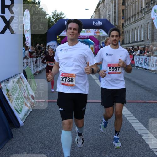 06.09.2026 - CURREX Alsterlauf Strokosch-Dieckow http://msf.ph/oto/10123516 06.09.2026 09:42:04 Ziel 2606, 2738, 3592, 3714, 4068, 4241, 4535, 4854, 4931, 4967, 5112, 5124, 5997, 6375, 8057, 8148 meine-sportfotos.de
