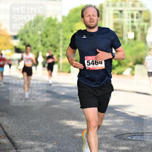 06.09.2026 - CURREX Alsterlauf Dr. Thomas Lammeyer http://msf.ph/oto/10123525 06.09.2026 09:39:49 Laufen 5464 meine-sportfotos.de