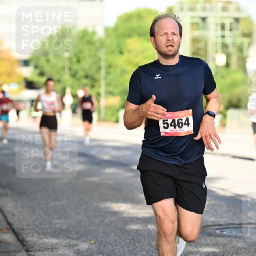 06.09.2026 - CURREX Alsterlauf Dr. Thomas Lammeyer http://msf.ph/oto/10123526 06.09.2026 09:39:49 Laufen 5464 meine-sportfotos.de