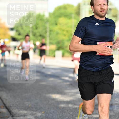 06.09.2026 - CURREX Alsterlauf Dr. Thomas Lammeyer http://msf.ph/oto/10123529 06.09.2026 09:39:49 Laufen  meine-sportfotos.de