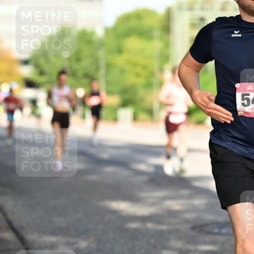 06.09.2026 - CURREX Alsterlauf Dr. Thomas Lammeyer http://msf.ph/oto/10123532 06.09.2026 09:39:50 Laufen 5464 meine-sportfotos.de