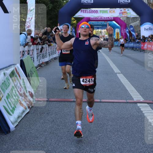 06.09.2026 - CURREX Alsterlauf Strokosch-Dieckow http://msf.ph/oto/10123559 06.09.2026 09:42:10 Ziel 2606, 3238, 3714, 4068, 4241, 4535, 4967, 5112, 5960, 5997, 6127, 6151, 6280 meine-sportfotos.de