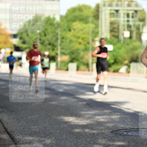 06.09.2026 - CURREX Alsterlauf Dr. Thomas Lammeyer http://msf.ph/oto/10123572 06.09.2026 09:39:53 Laufen 4006 meine-sportfotos.de