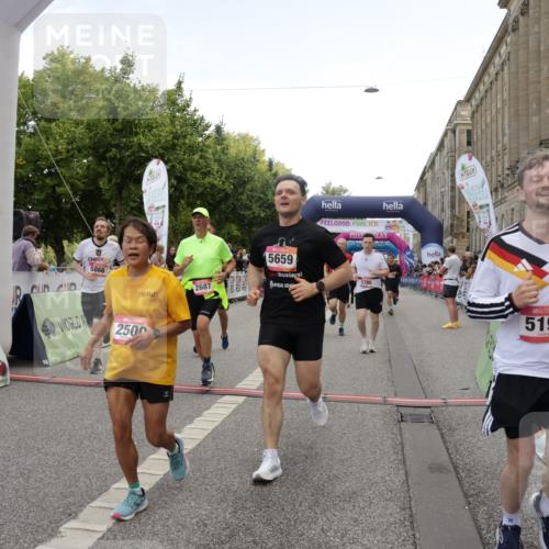 06.09.2026 - CURREX Alsterlauf Yannick Fuchs http://msf.ph/oto/10123577 06.09.2026 10:02:54 Ziel 2500, 2687, 4474, 4475, 5190, 5366, 5659, 5771, 5780, 5865, 5866, 6398, 8282 meine-sportfotos.de