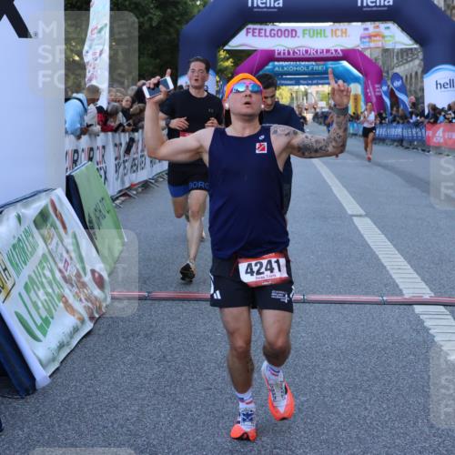 06.09.2026 - CURREX Alsterlauf Strokosch-Dieckow http://msf.ph/oto/10123582 06.09.2026 09:42:10 Ziel 2606, 3238, 3714, 4068, 4241, 4535, 4967, 5112, 5960, 5997, 6127, 6151, 6280 meine-sportfotos.de