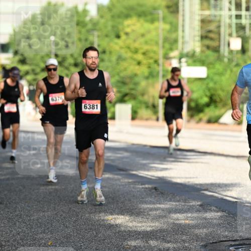 06.09.2026 - CURREX Alsterlauf Dr. Thomas Lammeyer http://msf.ph/oto/10123609 06.09.2026 09:40:00 Laufen 6376, 6381, 2729 meine-sportfotos.de