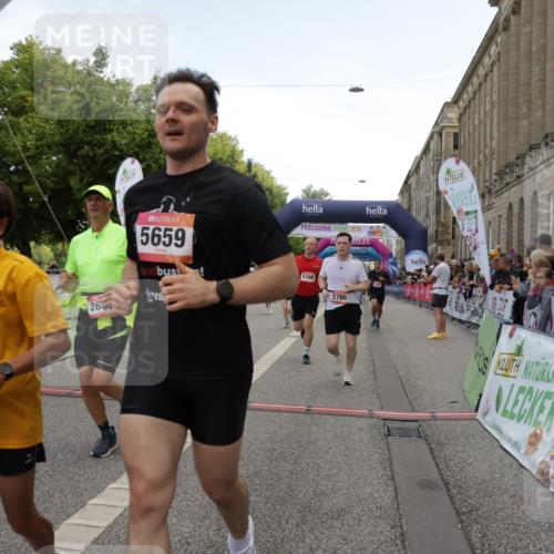 06.09.2026 - CURREX Alsterlauf Yannick Fuchs http://msf.ph/oto/10123610 06.09.2026 10:02:55 Ziel 2500, 2687, 3338, 3909, 4474, 4475, 4730, 5190, 5366, 5659, 5771, 5780, 5865, 5866, 6398, 8282 meine-sportfotos.de