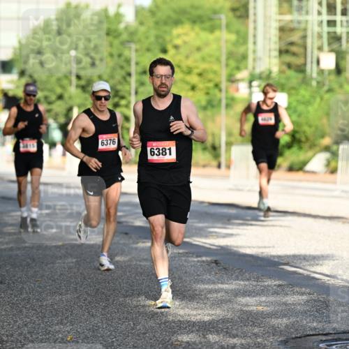 06.09.2026 - CURREX Alsterlauf Dr. Thomas Lammeyer http://msf.ph/oto/10123614 06.09.2026 09:40:01 Laufen 6376, 6381, 2 meine-sportfotos.de