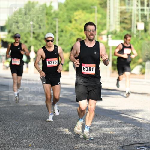 06.09.2026 - CURREX Alsterlauf Dr. Thomas Lammeyer http://msf.ph/oto/10123619 06.09.2026 09:40:01 Laufen 6376, 6381 meine-sportfotos.de