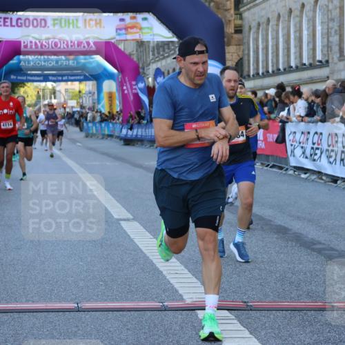 06.09.2026 - CURREX Alsterlauf Strokosch-Dieckow http://msf.ph/oto/10123643 06.09.2026 09:42:19 Ziel 2003, 4114, 4858, 5554, 5960, 5984, 6151, 6419, 6463, 8197 meine-sportfotos.de