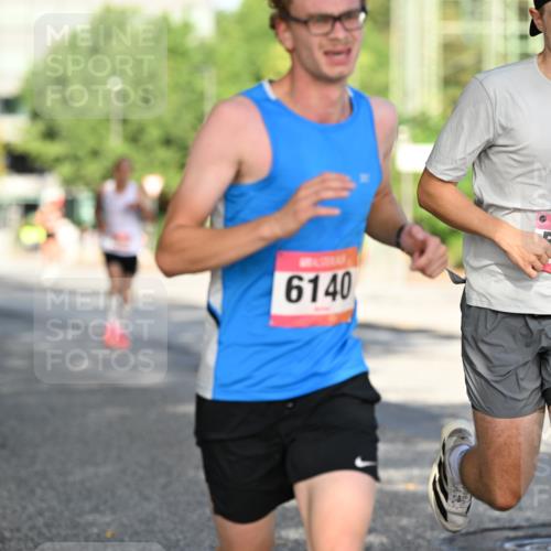 06.09.2026 - CURREX Alsterlauf Dr. Thomas Lammeyer http://msf.ph/oto/10123673 06.09.2026 09:40:06 Laufen 11, 11, 6140, 5675 meine-sportfotos.de