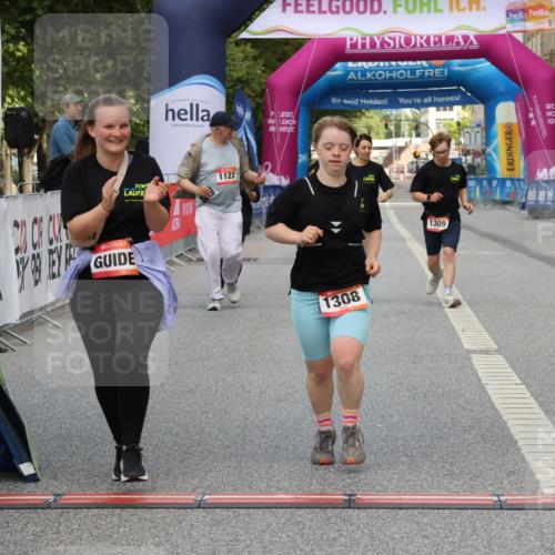 06.09.2026 - CURREX Alsterlauf Strokosch-Dieckow http://msf.ph/oto/10123710 06.09.2026 12:11:46 Ziel 1308, 1309 meine-sportfotos.de