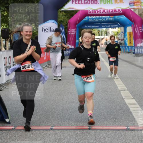 06.09.2026 - CURREX Alsterlauf Strokosch-Dieckow http://msf.ph/oto/10123727 06.09.2026 12:11:46 Ziel 1308, 1309 meine-sportfotos.de