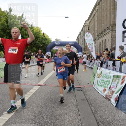 06.09.2026 - CURREX Alsterlauf Yannick Fuchs http://msf.ph/oto/10123743 06.09.2026 10:02:58 Ziel 2500, 2687, 3338, 3721, 3909, 4345, 4348, 4474, 4475, 4730, 5190, 5366, 5465, 5659, 5771, 5780, 5865, 5866, 6046, 6398 meine-sportfotos.de