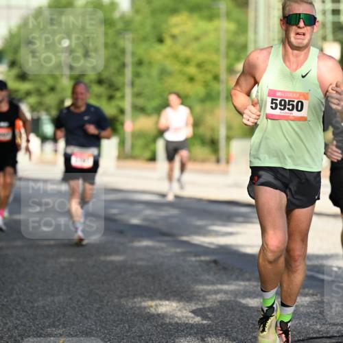 06.09.2026 - CURREX Alsterlauf Dr. Thomas Lammeyer http://msf.ph/oto/10123757 06.09.2026 09:40:17 Laufen 5950, 3110 meine-sportfotos.de
