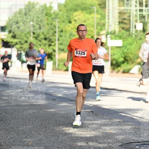06.09.2026 - CURREX Alsterlauf Dr. Thomas Lammeyer http://msf.ph/oto/10123794 06.09.2026 09:40:20 Laufen 5325, 5955 meine-sportfotos.de