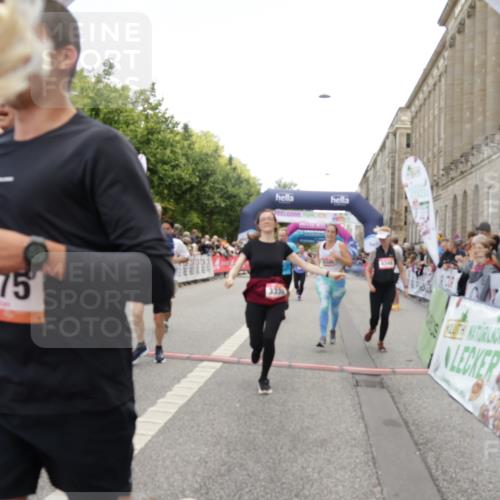 06.09.2026 - CURREX Alsterlauf Yannick Fuchs http://msf.ph/oto/10123797 06.09.2026 10:03:00 Ziel 2500, 2687, 3338, 3721, 3909, 4345, 4348, 4474, 4475, 4730, 4922, 5190, 5366, 5465, 5659, 5771, 5780, 5865, 5866, 5903, 6046, 6049, 6398, 8100 meine-sportfotos.de
