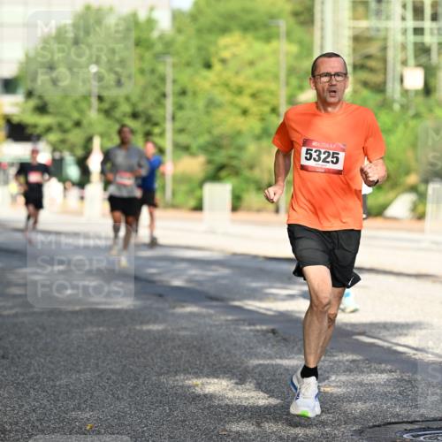 06.09.2026 - CURREX Alsterlauf Dr. Thomas Lammeyer http://msf.ph/oto/10123802 06.09.2026 09:40:21 Laufen 5325, 002 meine-sportfotos.de
