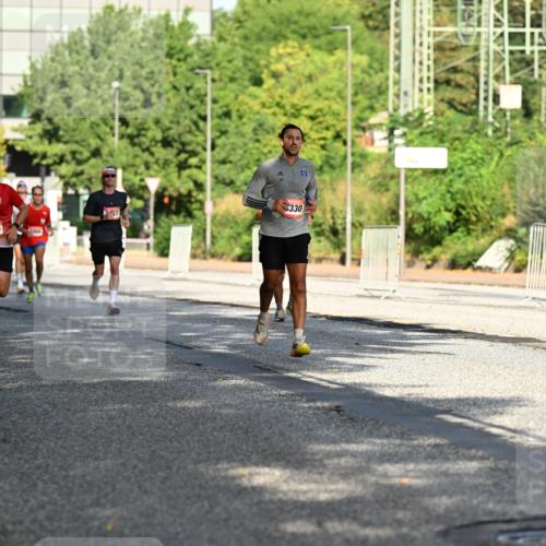 06.09.2026 - CURREX Alsterlauf Dr. Thomas Lammeyer http://msf.ph/oto/10123818 06.09.2026 09:40:23 Laufen 5776, 3572, 3366, 330 meine-sportfotos.de