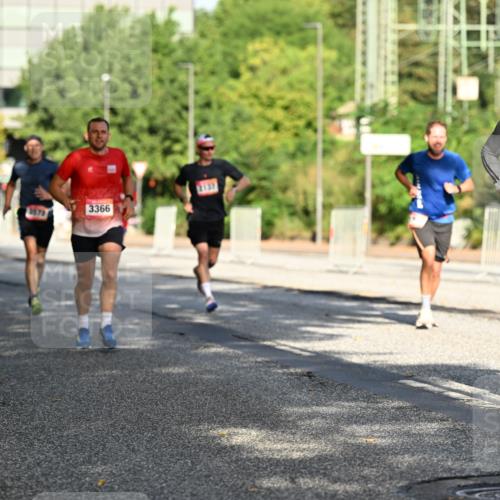 06.09.2026 - CURREX Alsterlauf Dr. Thomas Lammeyer http://msf.ph/oto/10123848 06.09.2026 09:40:25 Laufen 5776, 3672, 3366, 8330 meine-sportfotos.de